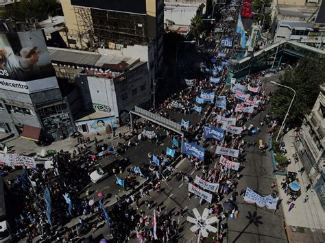 argentina múltiples protestas en contra de la pobreza independent español