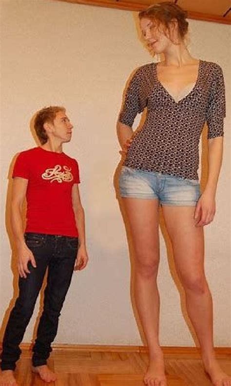 Giant People Tall People Tall Girl Short Guy Tall Girls Tall Women Sexy Women Cute Shoes