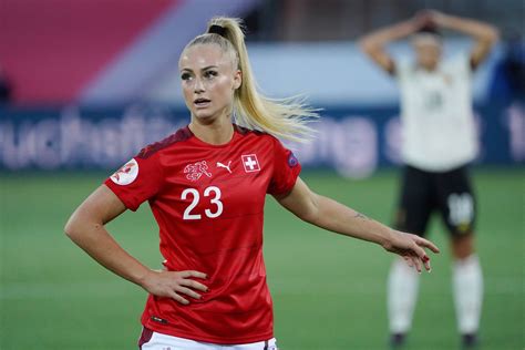 Alisha Lehmann Instagram Schweizer Fussballerin Wird Zur Neuesten