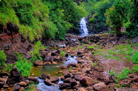 Most Beautiful Waterfall Hikes In Oahu Hi Thrillist Cedar Creek