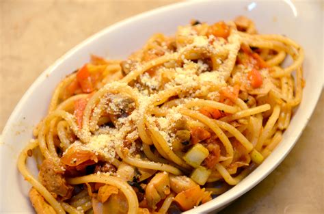If you're like us, it's been a long time since you've gotten together with others. How to Make a One Pot Spaghetti Dinner: 10 Steps (with ...