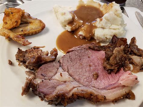 Turkey is for thanksgiving, and we've never been a big ham family, so prime rib has been our default choice for her favorite traditional holiday recipe is prime rib with horseradish cream and yorkshire pudding. Christmas Prime Rib / Smoked Prime Rib Dinner At The Zoo / Prime rib claims center stage during ...