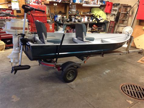 You just have to be smart about how you drive in the waves. Jon Boat to Bass Boat Mod : 6 Steps - Instructables