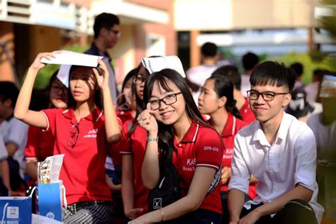 Số học sinh còn lại sẽ phải học ở trường tư, dân lập, trung cấp. Xem, tra cứu điểm thi vào lớp 10 tại Tiền Giang năm 2018