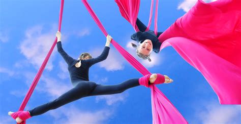 Воздушная гимнастика на полотнах для детей в Митино Студия Своя жизнь