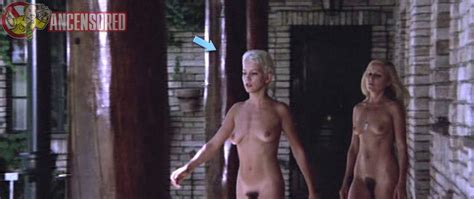 Naked Annie Belle In La Fine Dell Innocenza