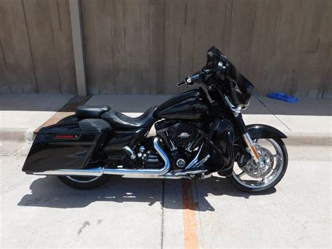 On top of the fuel tank airflow collection: Used 2015 Harley-Davidson CVO™ Street Glide® | Motorcycles ...
