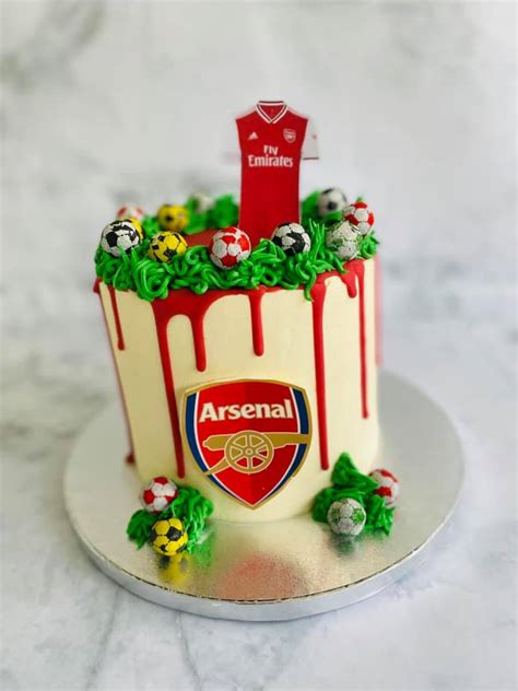 Check spelling or type a new query. Arsenal Football Cake Designs / Freshbakes Sports Theme : Arsenal stadium arsenal players themed ...