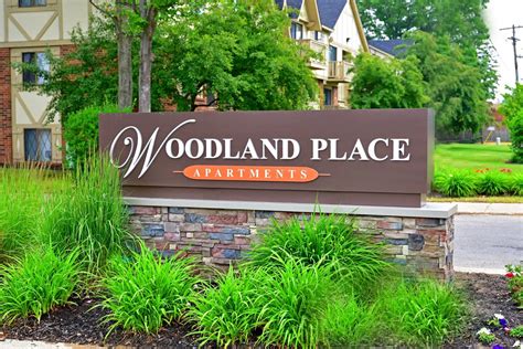 Woodland Place Apartments 4512 N Saginaw Rd Midland Mi Apartments