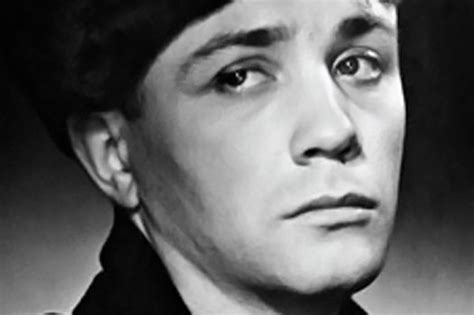 Леонид куравлев упал в обморок в своей столичной квартире на улице серафимовича. Леонид Куравлев - биография, фото, личная жизнь, новости ...