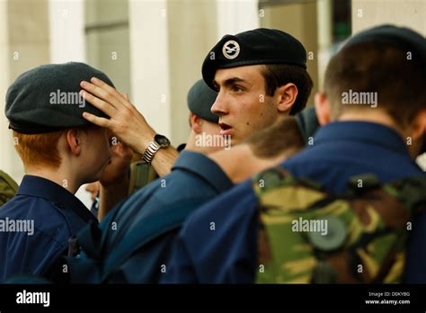 Army Buddies Hi Res Stock Photography And Images Alamy