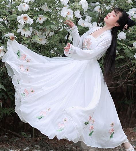 traditional chinese tang dynasty court white hanfu dress ancient peri princess embroidered