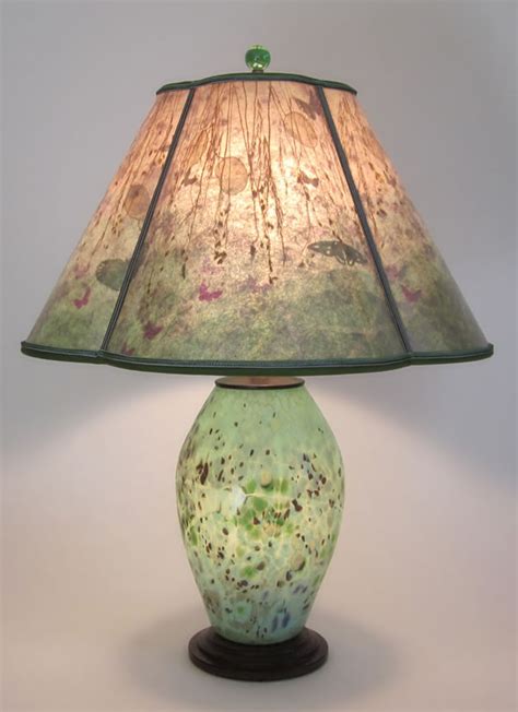 Lindsay Art Glass Speckled Green Lamp With Lighted Base And Quatrefoil