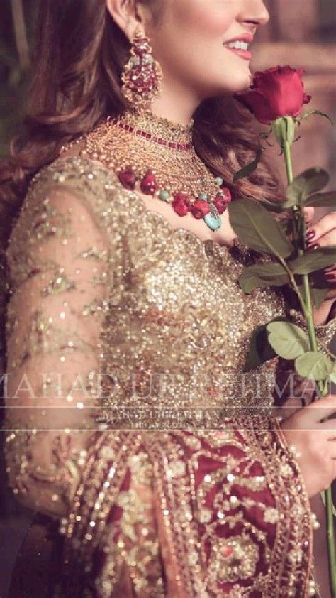 pin by ♕𝓢𝓾𝓯𝓲𝔂𝓪𝓷𝓪 ♡𝓜𝓪𝓵𝓲𝓴♕ on pakistani♡celebs bridal dresses pakistan indian bridal dress red