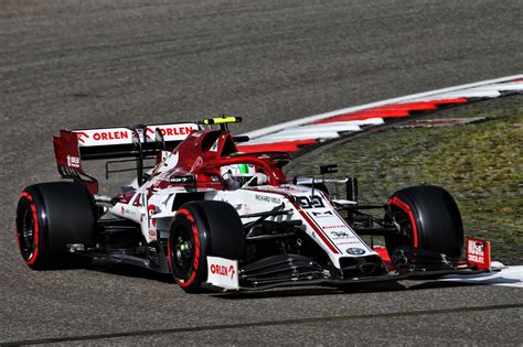 Well, signing up lewis hamilton and team principal toto wolff for another season is a pretty good start. Alfa Romeo anuncia data de apresentação do carro 2021 - F1 ...