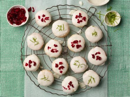 21 best trisha yearwood christmas cookies.christmas is the most standard of finnish celebrations. Trisha Yearwood Christmas Bell Cookies/Foodnetwork. / 100 ...