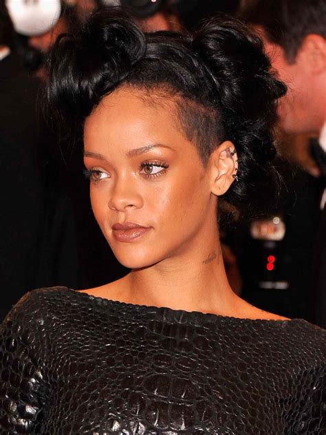 Rihannas Best Hairstyles And Cuts Through The Years