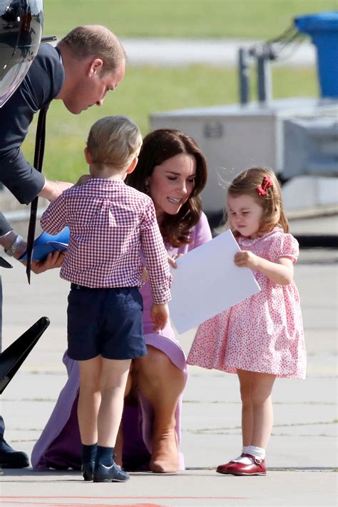 Watch Kate Middleton Expertly Calm Princess Charlotte During A Tantrum Glamour