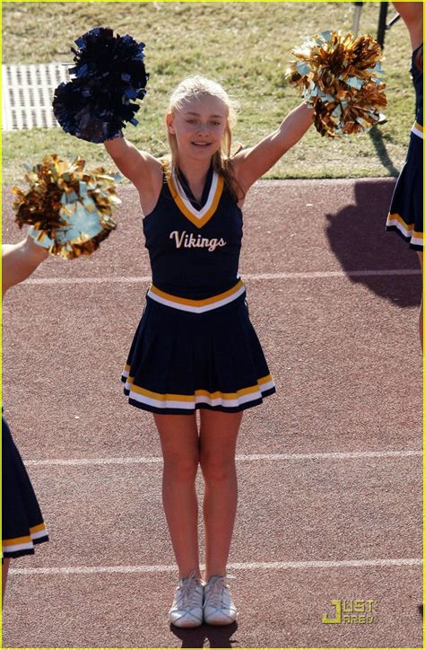 Dakota Fanning Joins Cheerleading Squad Photo 1491331 Dakota Fanning