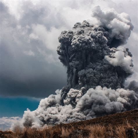 Desktop Wallpaper Volcano Explosion Eruption Clouds Smoke 4k Hd