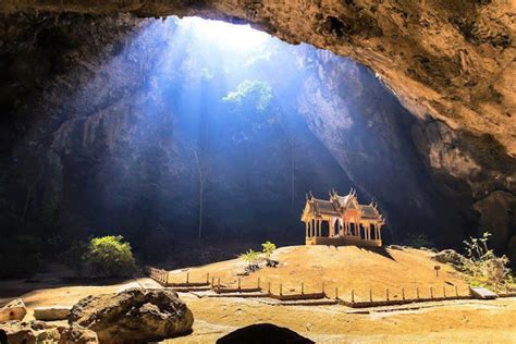Phraya Nakhon Cave With The Kuha Karuhas Pavillon In Thailand Parque