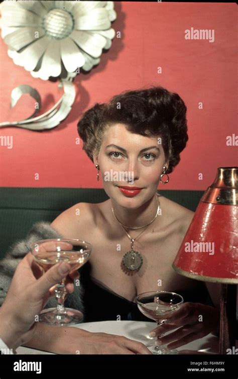 Ava Gardner Portrait Red Hi Res Stock Photography And Images Alamy
