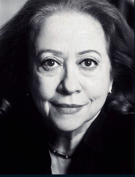 In late 40s she was translating and adapting famous theater plays to radio. 5+1 :: Fernanda Montenegro - Papo de Cinema