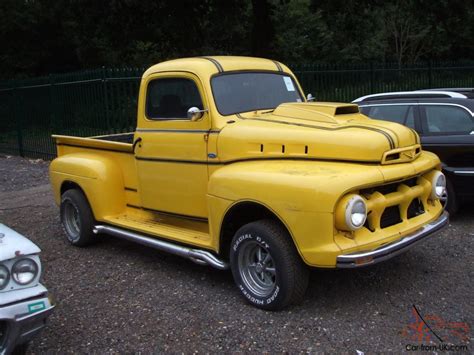 Ford built roadster pickups in 1932, but their rarity necessitated this particular conversion. FORD PICKUP F100 1952 HOTROD V8 ENGINE RATROD CLASSIC AMERICAN