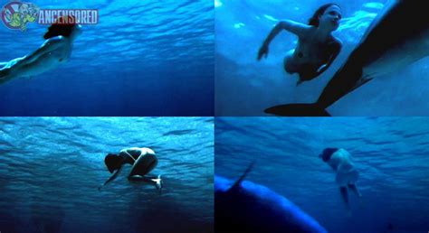 Nackte Julia Brendler In Dolphins