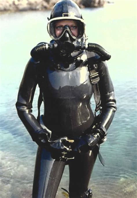 Pin By Michael Banas On Women Scuba Girl Wetsuit Diving Wetsuits