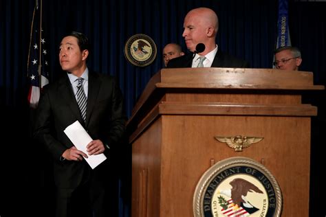 Ex-prosecutor, retired cops charged in New York corruption probe