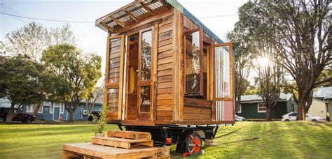 Schindler designed a california cabin in the same shape. The Upcyclist & The Tiny House - Alicia Fox Photography ...