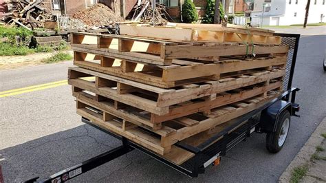 Bringing Home A Load Of Oak Pallets 4 2or Red Oak Runners And 11 1x4 Oak