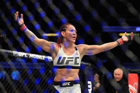 cris cyborg justino earns her first ufc title with tko of tonya evinger la times