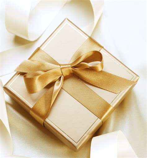 Gorgeous Gift Box Ribbons The Art Of Tying Gift Boxes With Ribbons