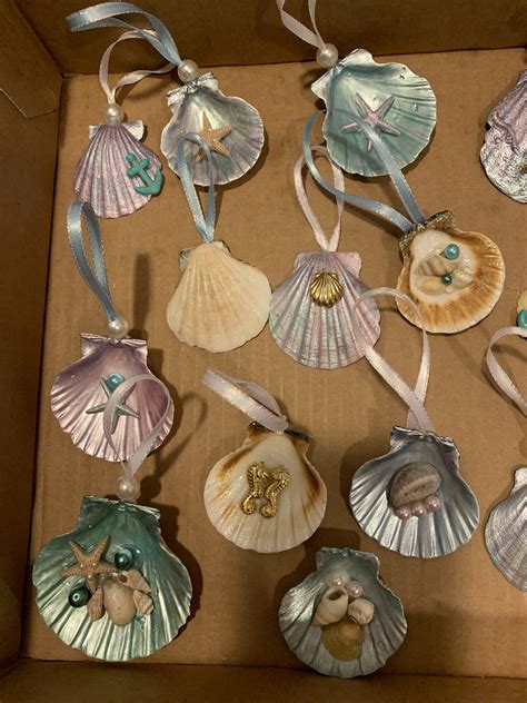 Seashell Crafts At Duckduckgo Seashell Painting Seashell Art Seashell