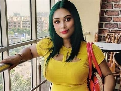 Porn Star Promised Bollywood Stardom If Women Posed Nude Cops