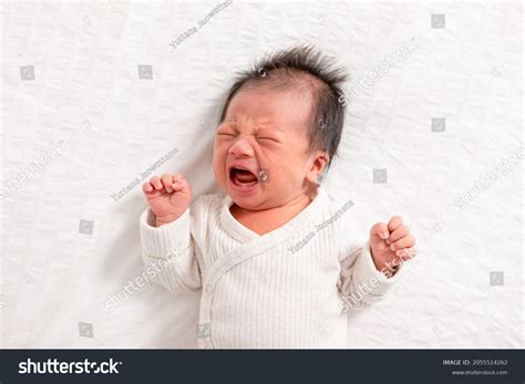 5680 Screaming Newborn Baby Images Stock Photos And Vectors Shutterstock