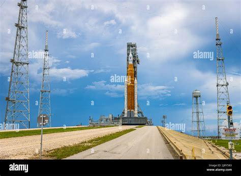 Nasas Space Launch System Sits On Launch Pad Ahead Of The Inaugural