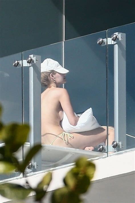 Roosmarijn De Kok Sunbathes Topless In Miami 35 Photos Thefappening
