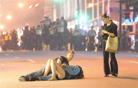The Famous Kissing Couple From The Vancouver Riots Are Still An Item 8