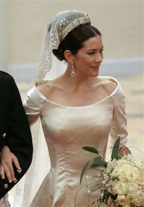 Diana princess of wales on her wedding day, july 29, 1981. Princess Mary Photos Photos - Wedding Of Danish Crown ...