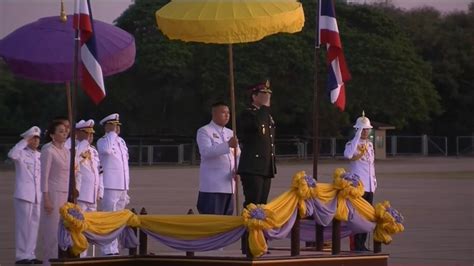 สมเด็จพระนางเจ้าสุทิดา พัชรสุธาพิมลลักษณ์ พระบรมราชินี พระนามเดิมว่า สุทิดา ติดใจ ทรงพระราชสมภพ เมื่อวันที่ 3 มิ.ย.2521 เมื่อมีพระฉายาลักษณ์ออก. ด.ช. ถวายภาพวาดการ์ตูน ในหลวง - พระราชินี ขณะเสด็จฯ ถวาย ...