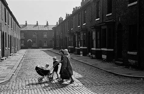 Shocking Photos Of Salford Slums 1969 1972 Flashbak Salford Slums
