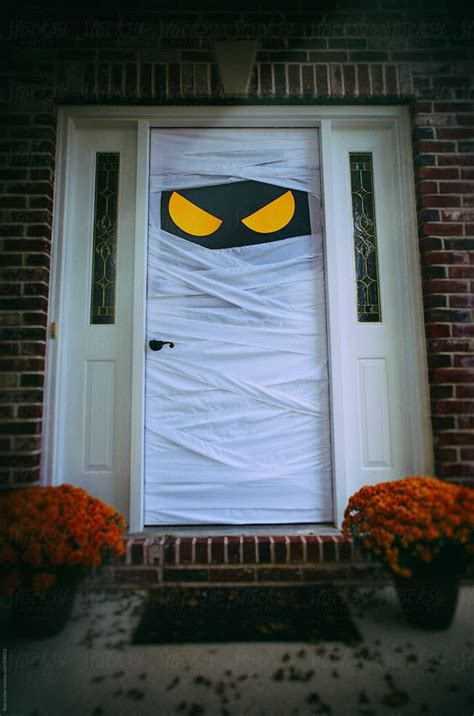 35halloween Door Decoration Ideas Which Are Frighteningly Fascinating