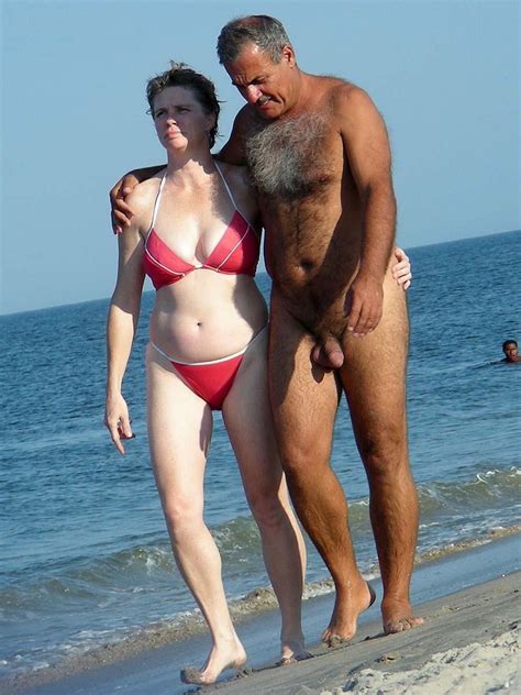 00782beach Couple123951lo In Gallery Real Cfnm