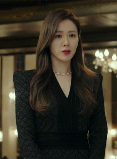 Son Ye Jin Wore A Black Balmain Dress In Episode 1 Of The Kdrama