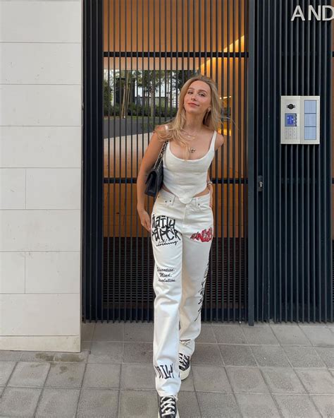 Ema Louise On Instagram Erstmal Sake Saufen Gehen In 2022 Fashion