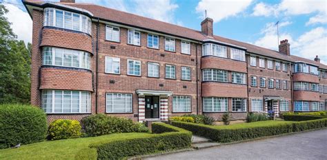 The rooms were clean and so large, good location, close to the tube. Property For Sale in Hanger Lane, London, W5