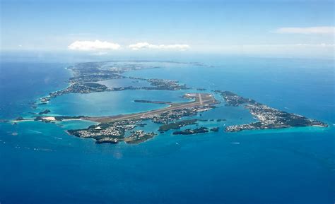 Bermuda is the most northerly group of coral islands in the world, lying just beyond the gulf stream bermuda offers many things to do. Travel Expert Angela Kocsis visits Bermuda - Trip Sense ...